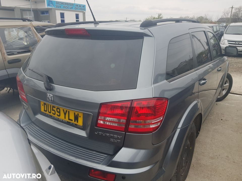 Dezmembrez dodge journey 2.0 crd cod motor bwd cutie automata - 2