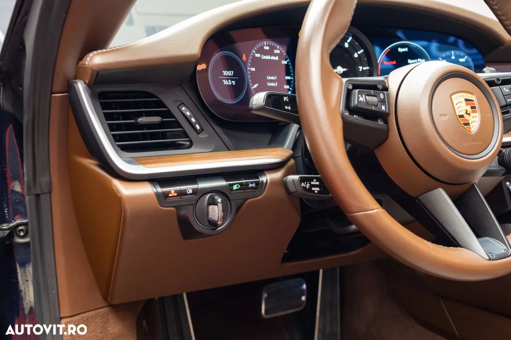 Porsche 911 Carrera 4S PDK - 30