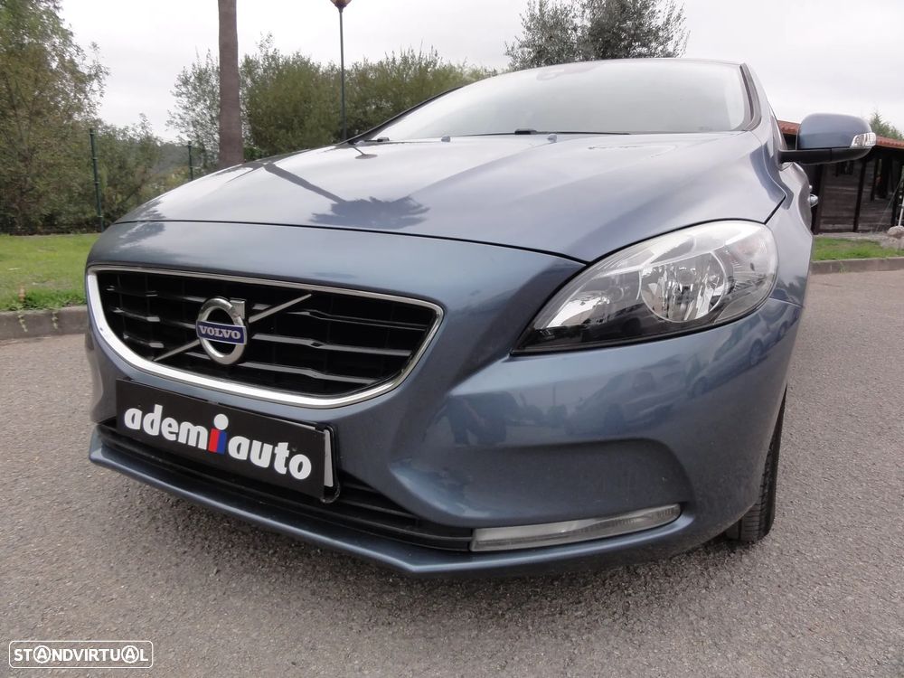 Volvo V40 D2 Momentum - 3