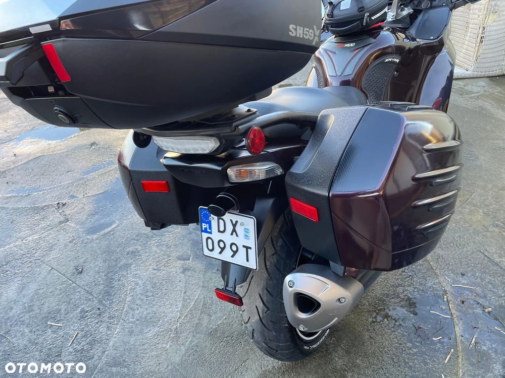 Kawasaki GTR - 5
