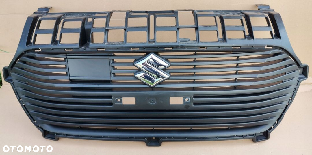 Atrapa Gril Grill znaczek Suzuki Swift MK8 2018- - 2