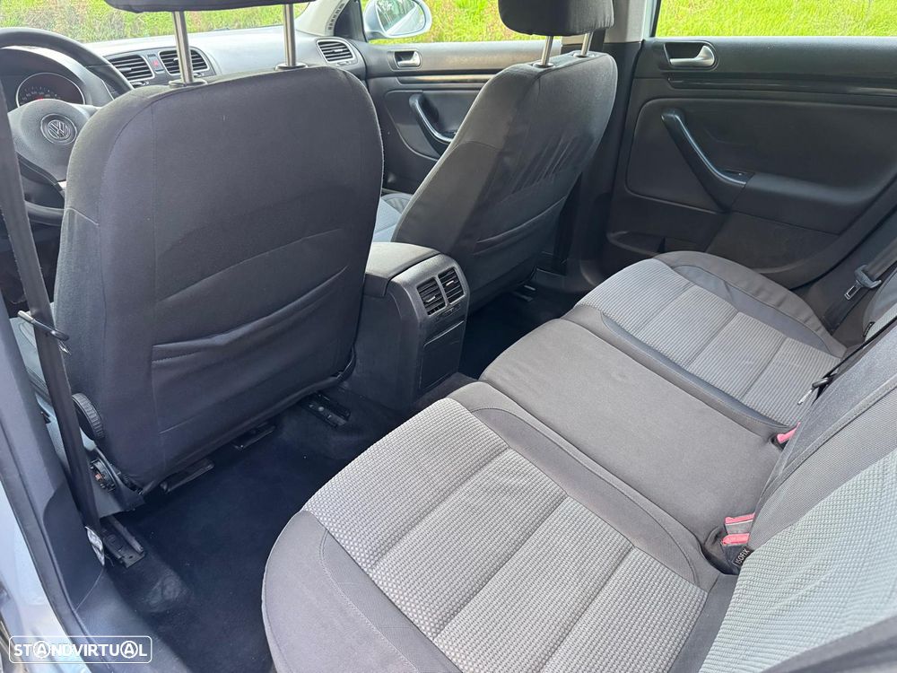 VW Golf Variant - 16