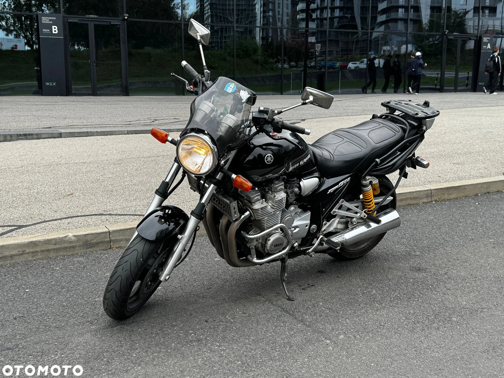 Yamaha XJR - 4