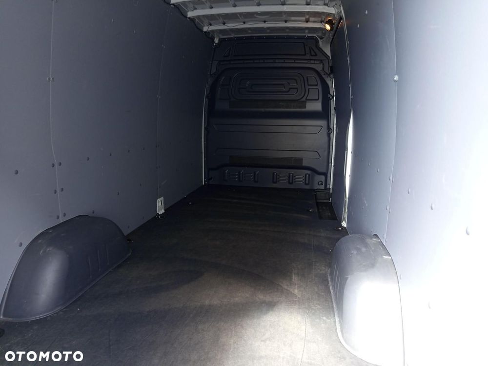 Mercedes-Benz Sprinter - 18