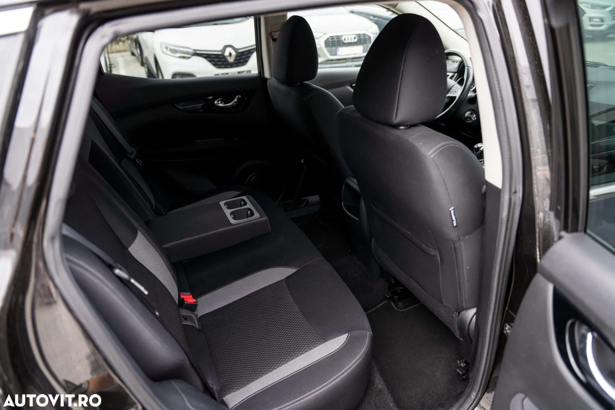 Nissan Qashqai 1.6 DCI Start/Stop N-Connecta - 8