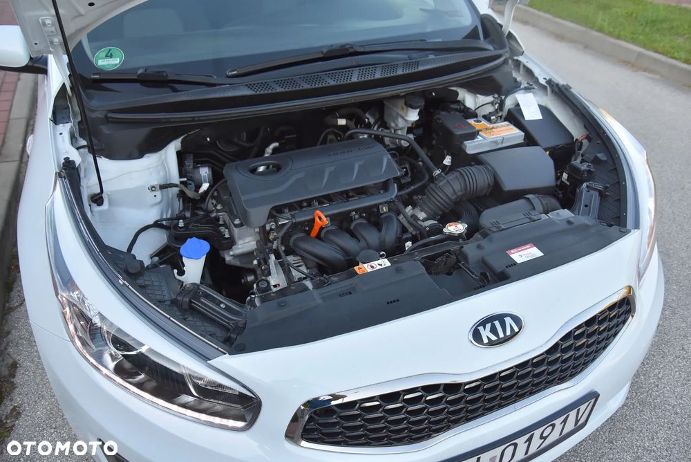 Kia Ceed 1.4 CVVT Dream-Team Edition - 37