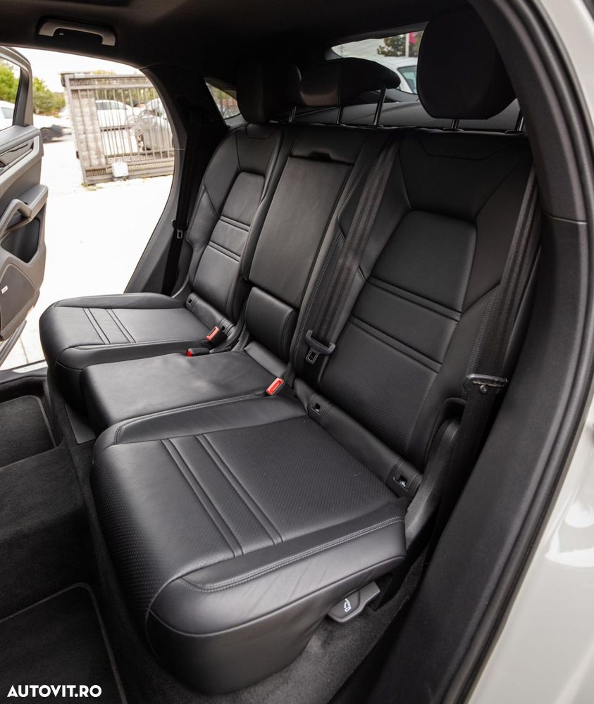 Porsche Cayenne Coupe - 11