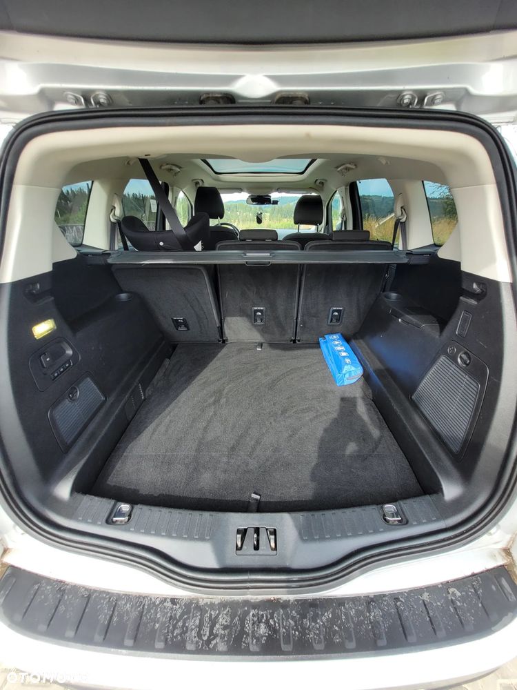 Ford S-Max - 17