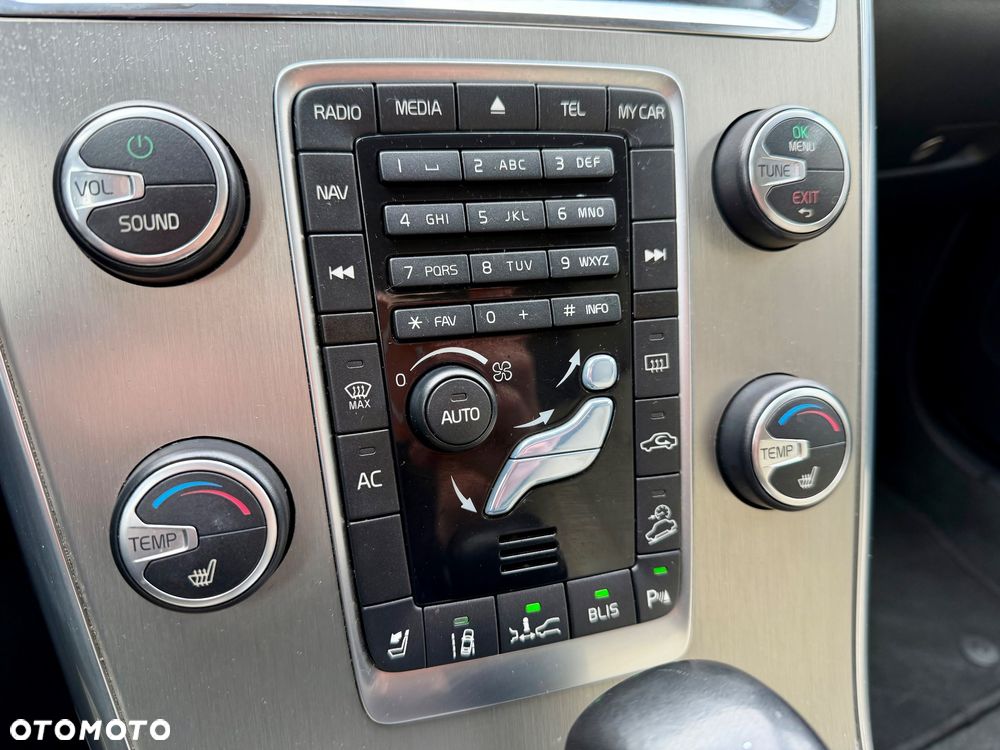 Volvo XC 60 - 25