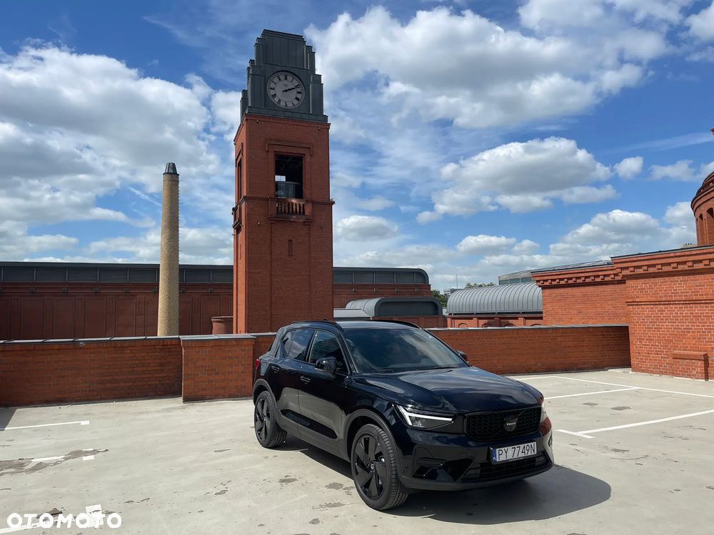 Volvo XC 40 B4 Plus Black Edition - 9