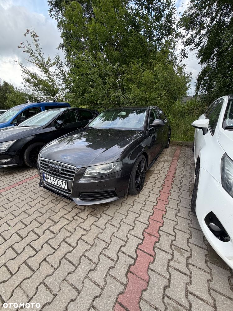 Audi A4 Limousine - 8