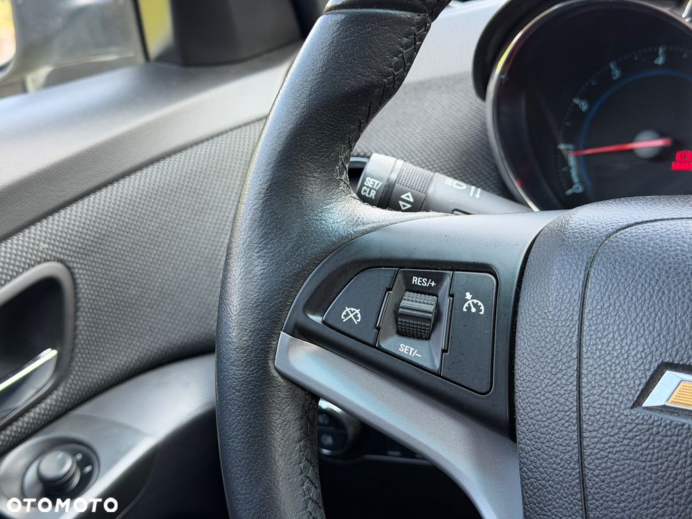 Chevrolet Cruze 1.8 LT+ - 21