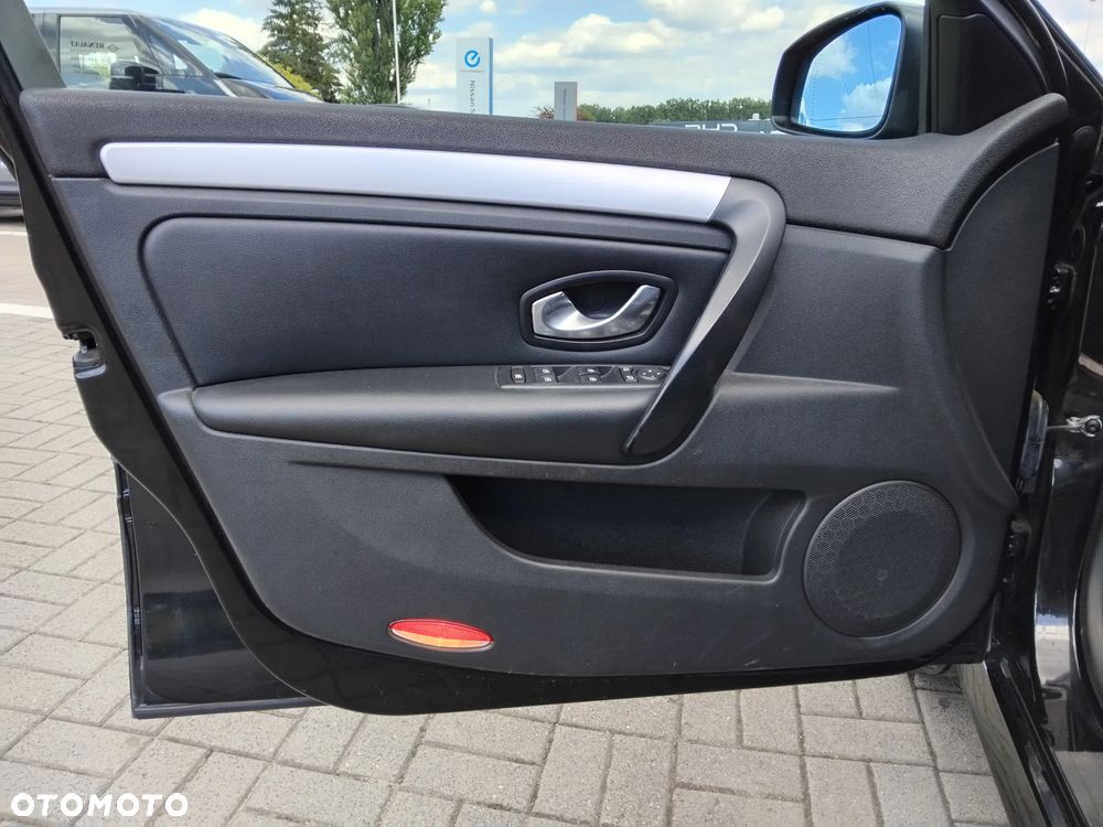 Renault Laguna 2.0 DCi FAP Initiale - 16
