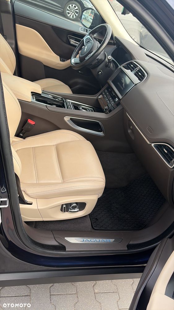 Jaguar F-Pace 2.0 i4P AWD Prestige - 9