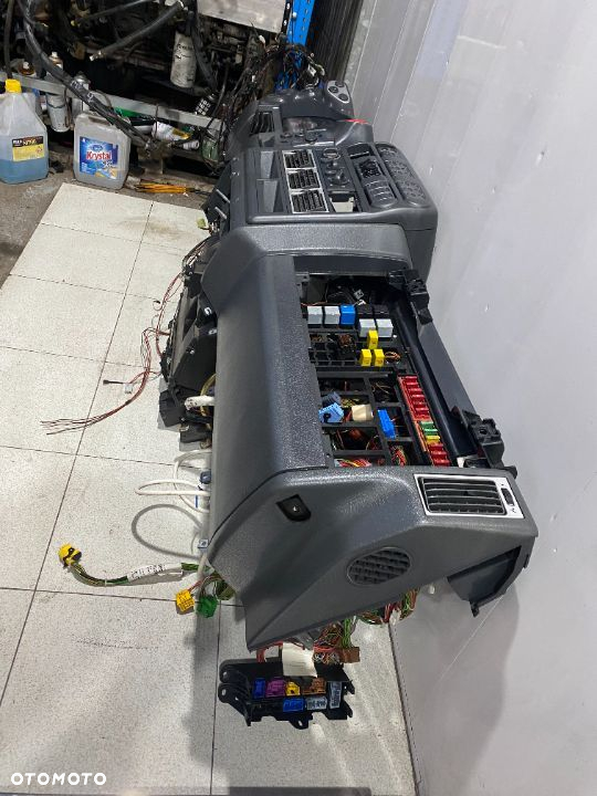 Deska rozdzielcza konsola kokpit Iveco Eurocargo 02-08 - 4