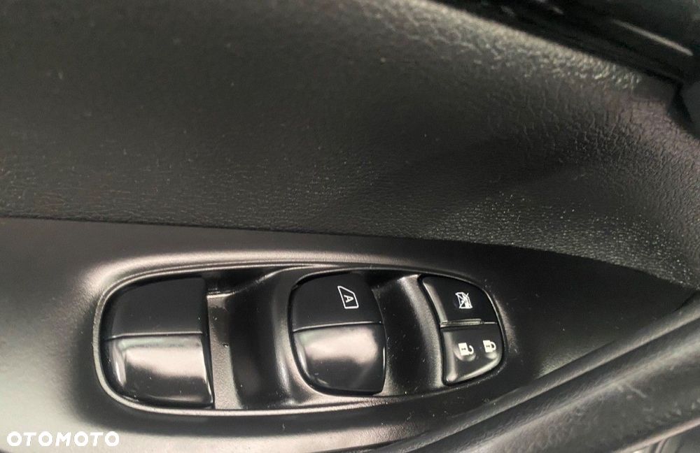 Nissan Qashqai - 13
