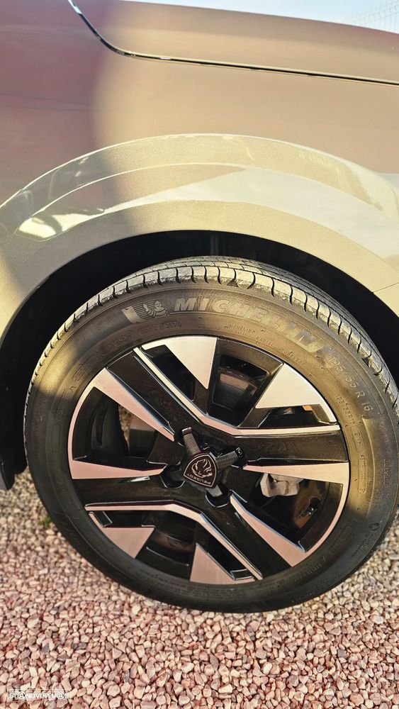 Peugeot 208 1.2 Hybrid Allure e-DCS6 - 16