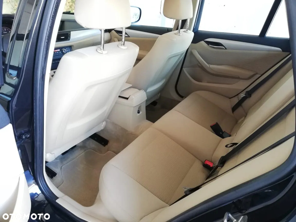 BMW X1 sDrive20d - 12