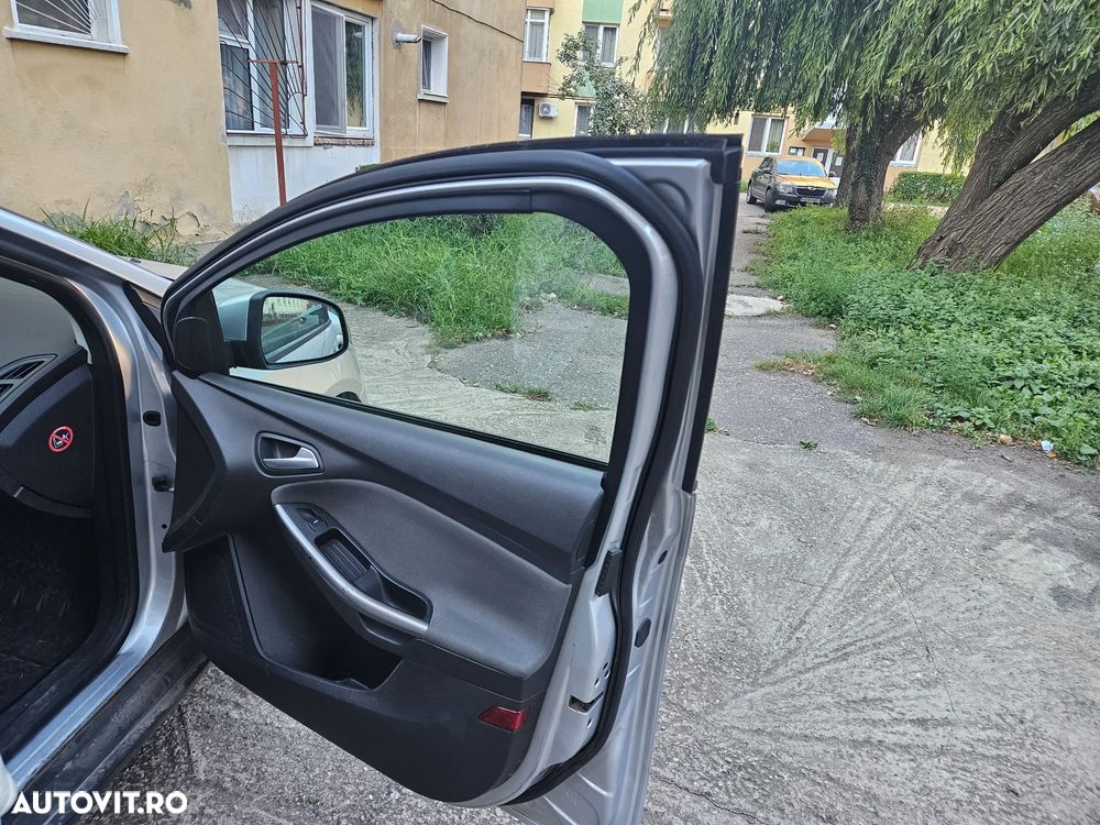 Ford Focus Turnier 1.6 TDCi ECOnetic 88g Start-Stopp-Sy Trend - 11