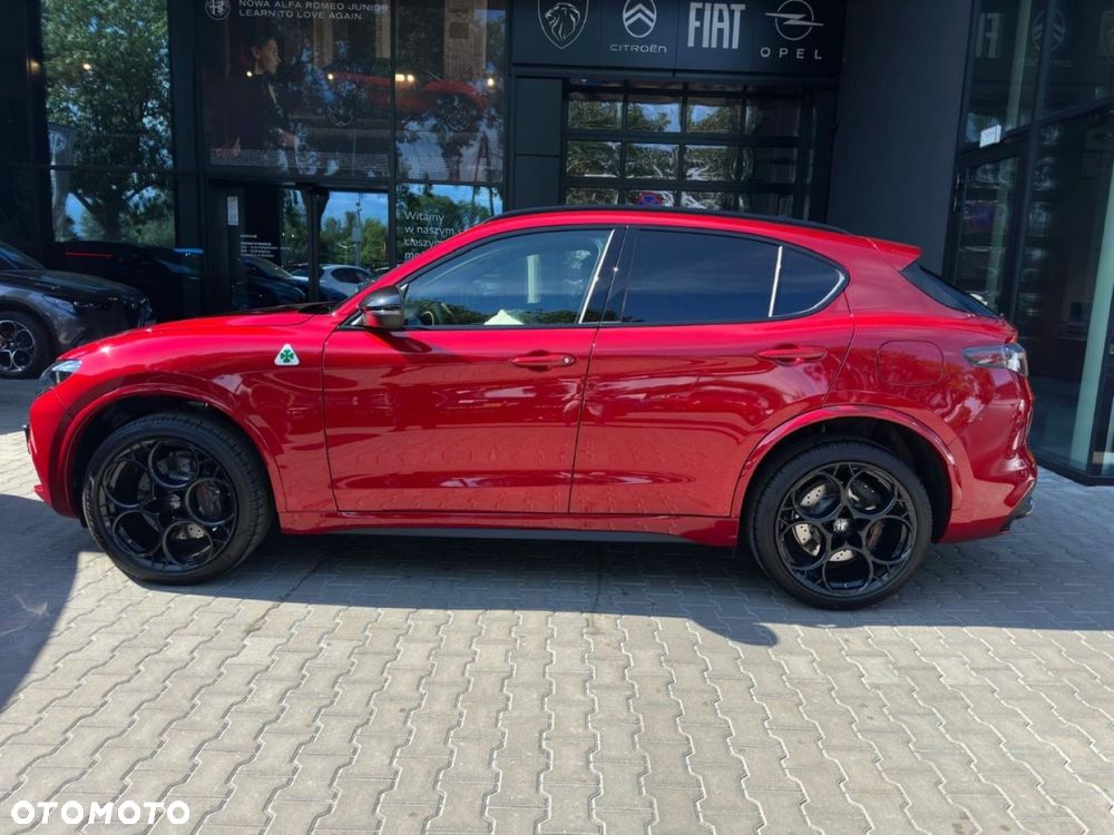 Alfa Romeo Stelvio - 10