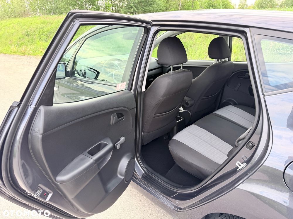 Kia Venga 1.4 L - 12