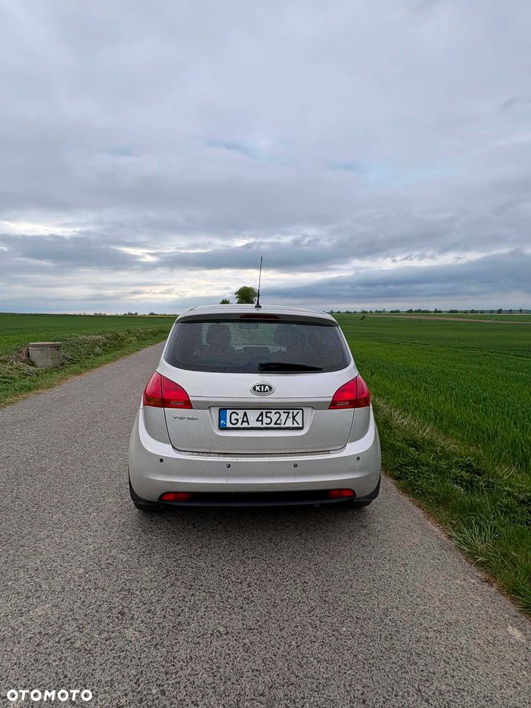 Kia Venga - 7