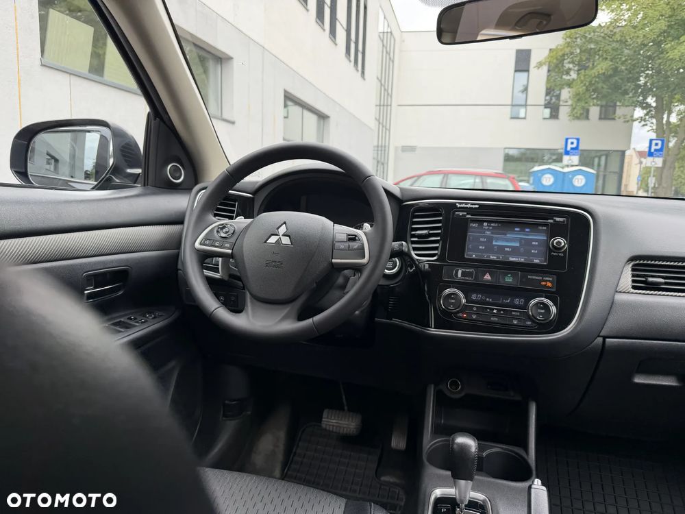 Mitsubishi Outlander 2.0 Intense + 4WD CVT - 8