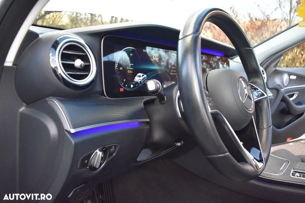 Mercedes-Benz E 300 4Matic 9G-TRONIC Avantgarde - 32