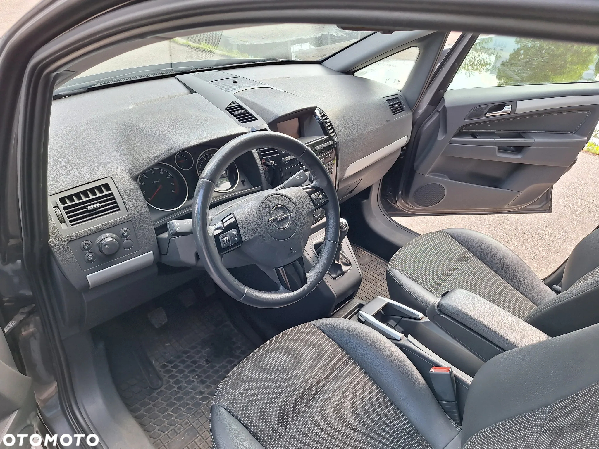 Opel Zafira - 9
