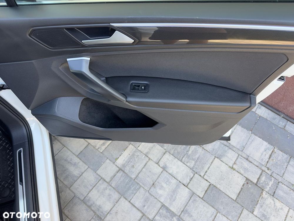Volkswagen Tiguan 2.0 TDI SCR 4Mot Elegance DSG - 18