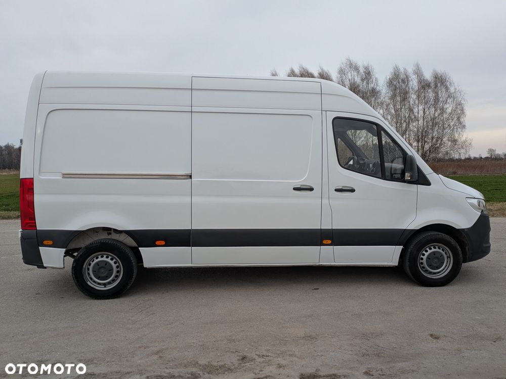 Mercedes-Benz Sprinter - 4