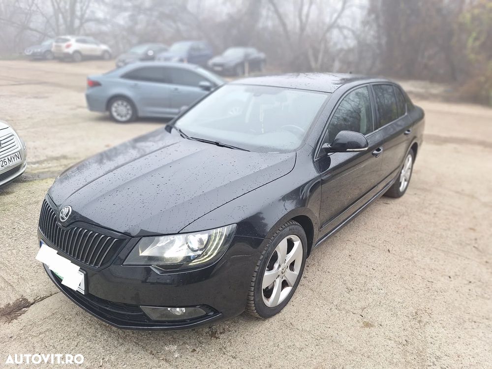 Skoda Superb 2.0 TDI 4X4 Elegance - 3