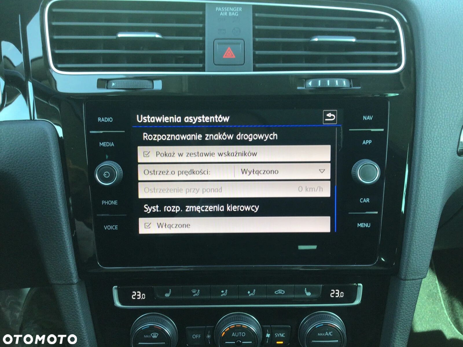 Volkswagen Golf - 11