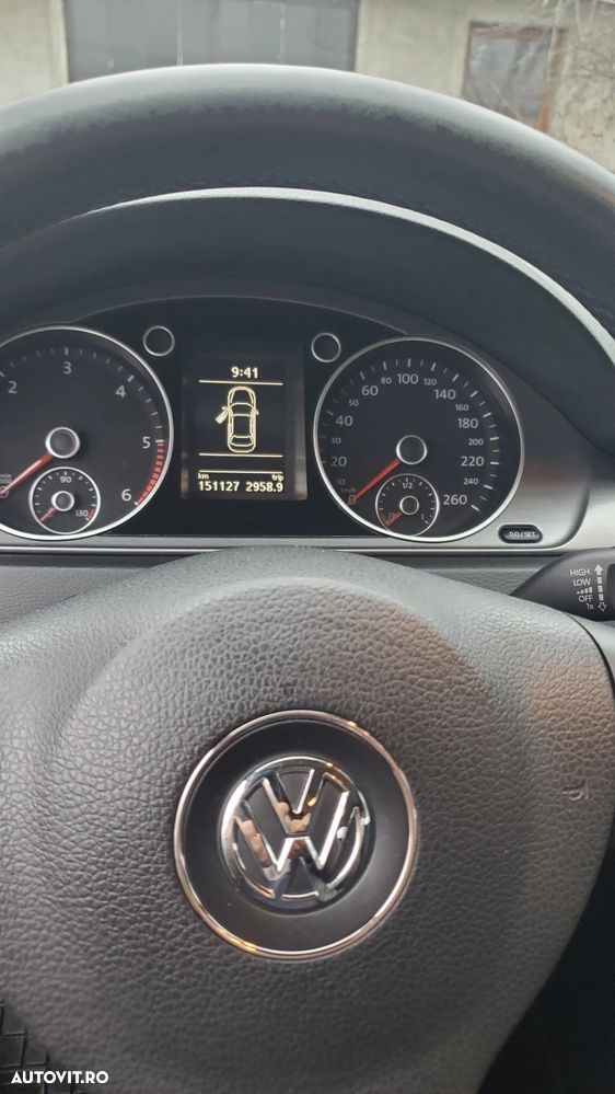 Volkswagen Passat - 4