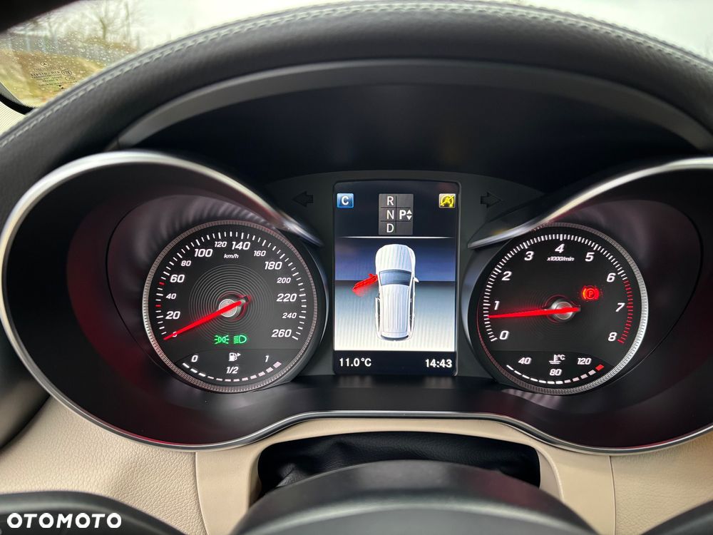 Mercedes-Benz GLC - 21