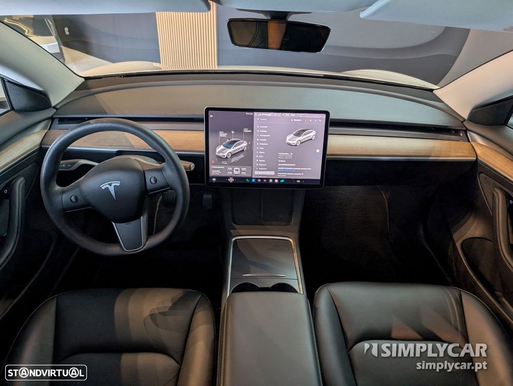 Tesla Model 3 - 10
