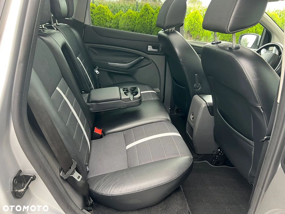 Ford Kuga - 13