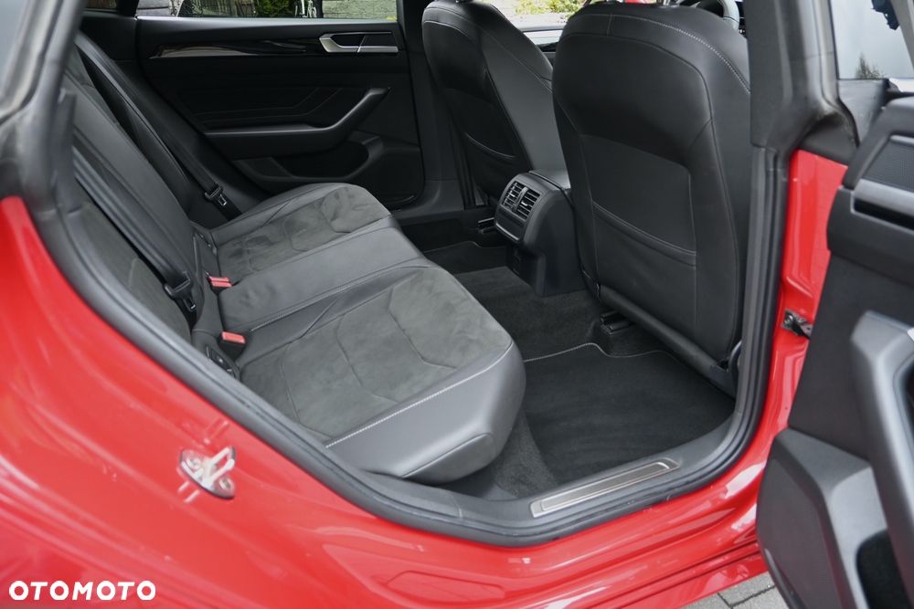 Volkswagen Arteon 2.0 TDI SCR R-Line DSG - 28