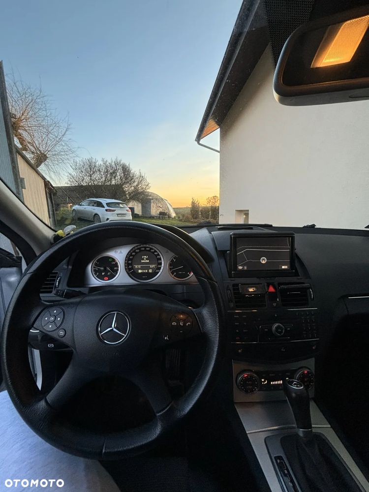 Mercedes-Benz Klasa C 320 CDI DPF 7G-TRONIC Avantgarde - 10