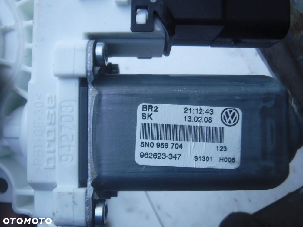 Vw Tiguan Skoda Seat Golf Passat B6  silniczek tyl szyby 5N0959703 1K0959794E   5N0959704B 1K0959795AA 5N0959703B 1K0959794AA 5N0959704 1K0959795E - 9