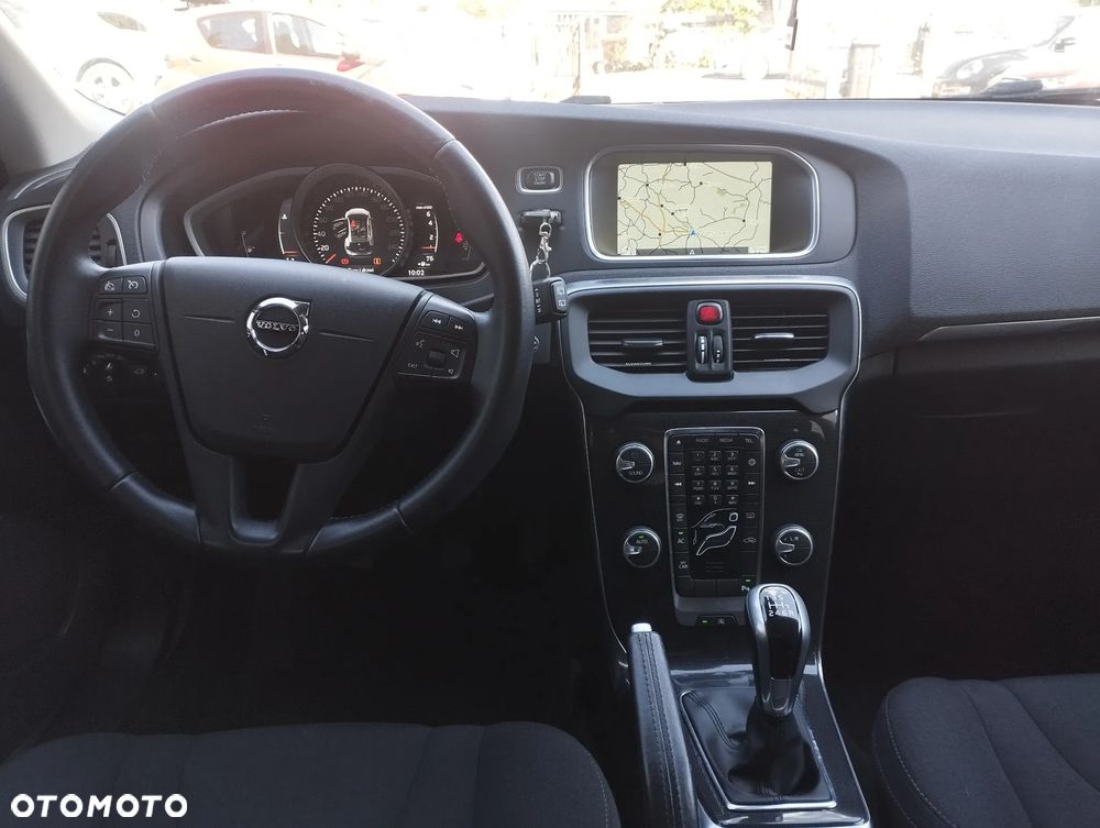Volvo V40 T2 Momentum - 14