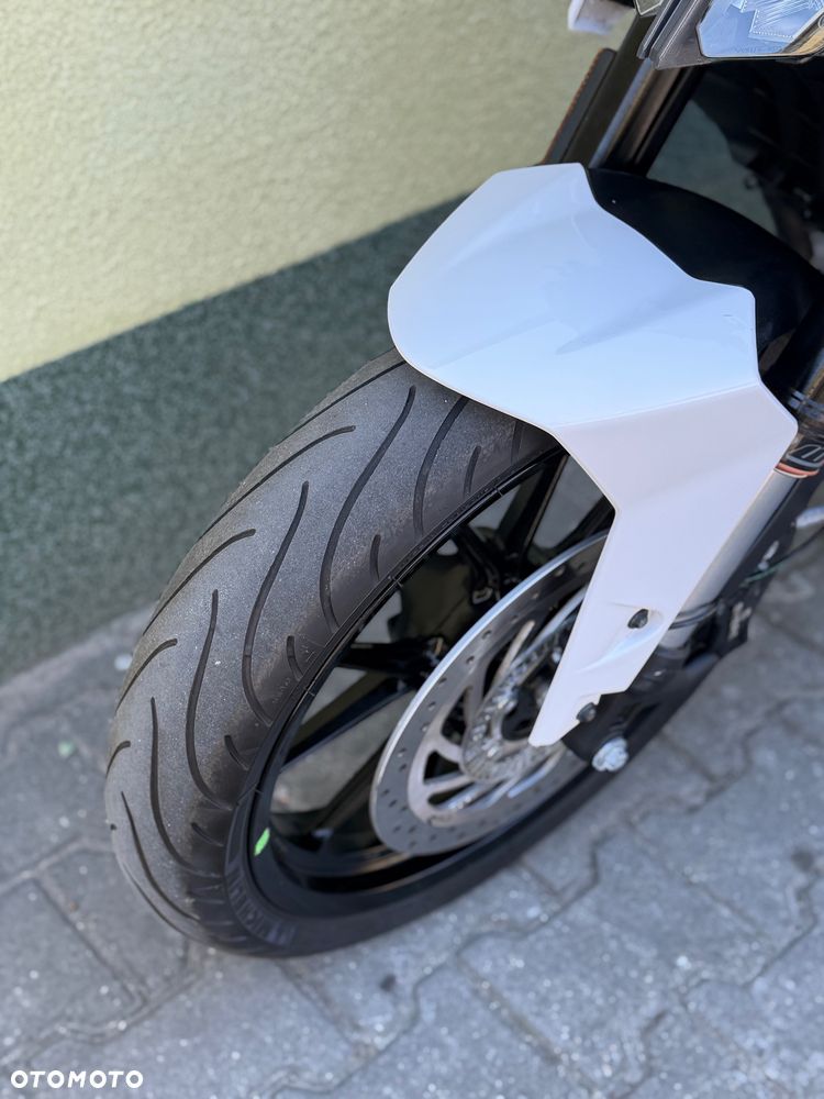 KTM Duke 125 - 28