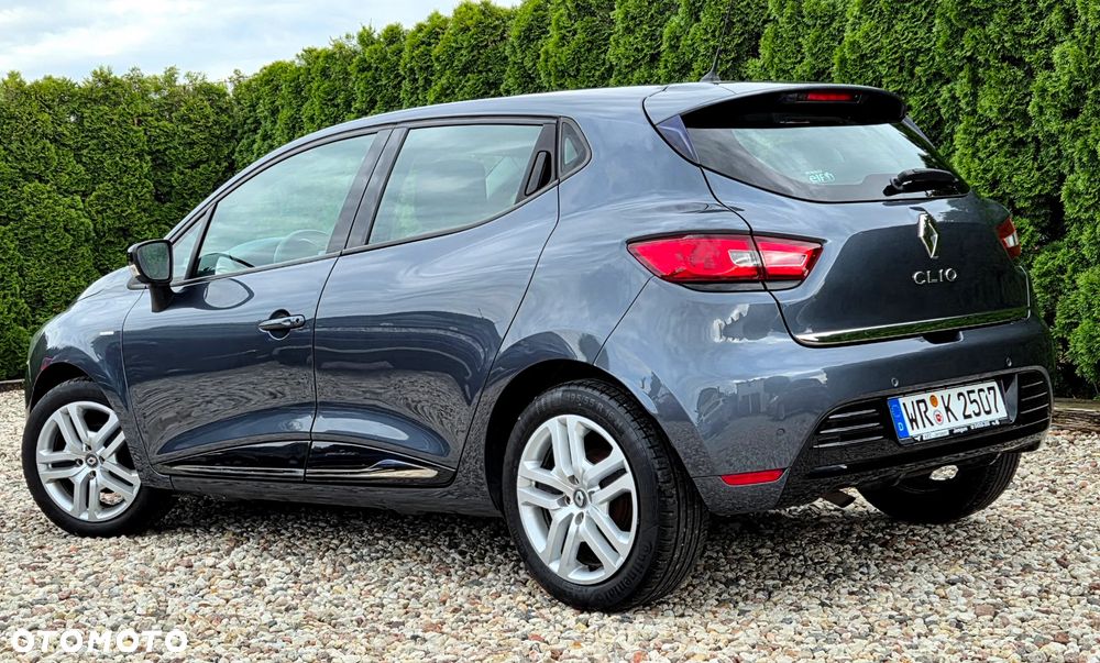 Renault Clio 1.2 16V 75 Limited - 8