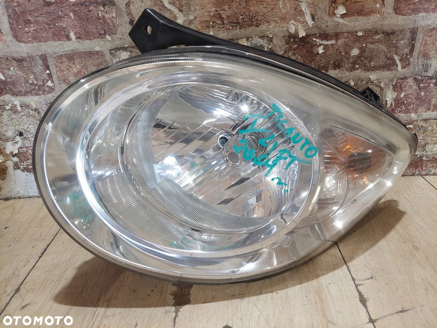 LAMPA PRZÓD LEWA JASNA KIA PICANTO I LIFT 2009 ROK ANGLIK - 1