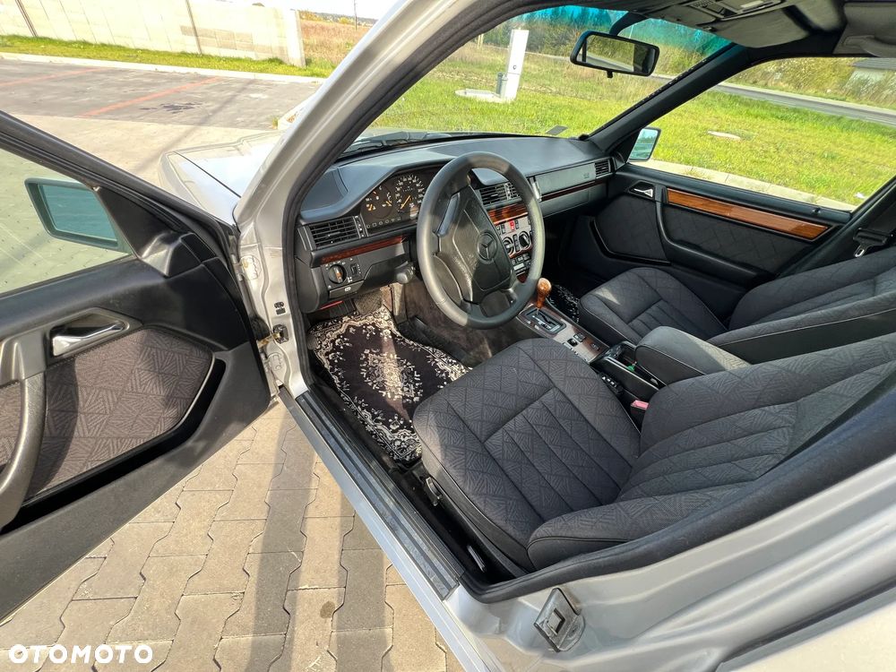 Mercedes-Benz W124 (1984-1993) - 12