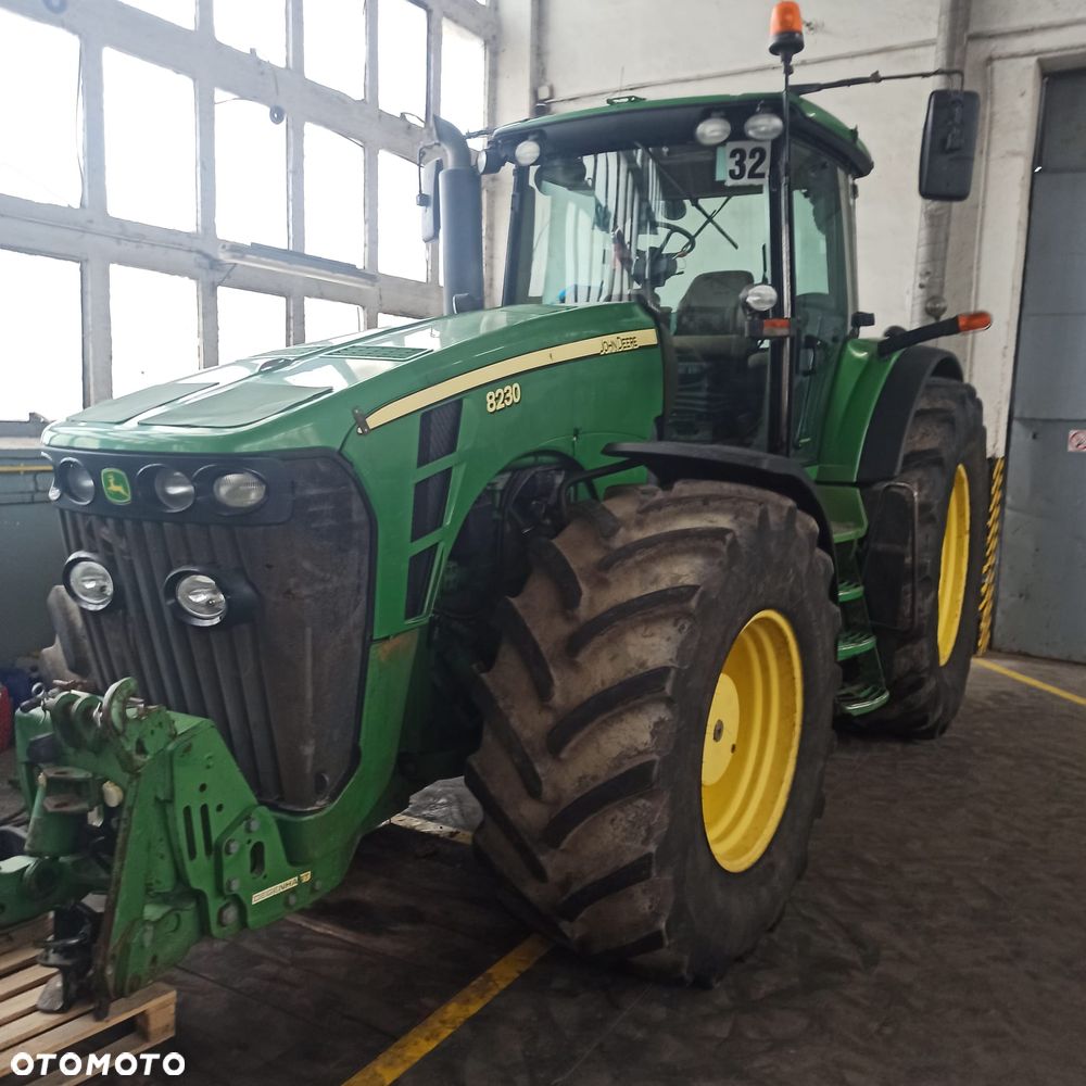 John Deere 8230 - 2