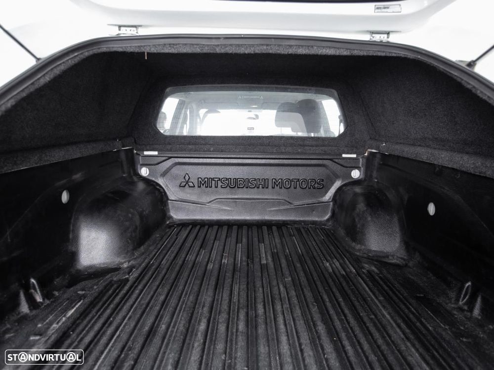 Mitsubishi L200 - 13