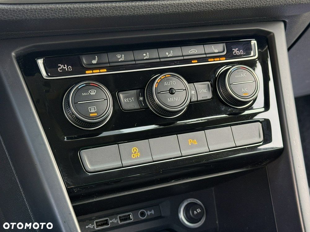 Volkswagen Touran 1.6 TDI SCR DSG IQ.DRIVE - 7