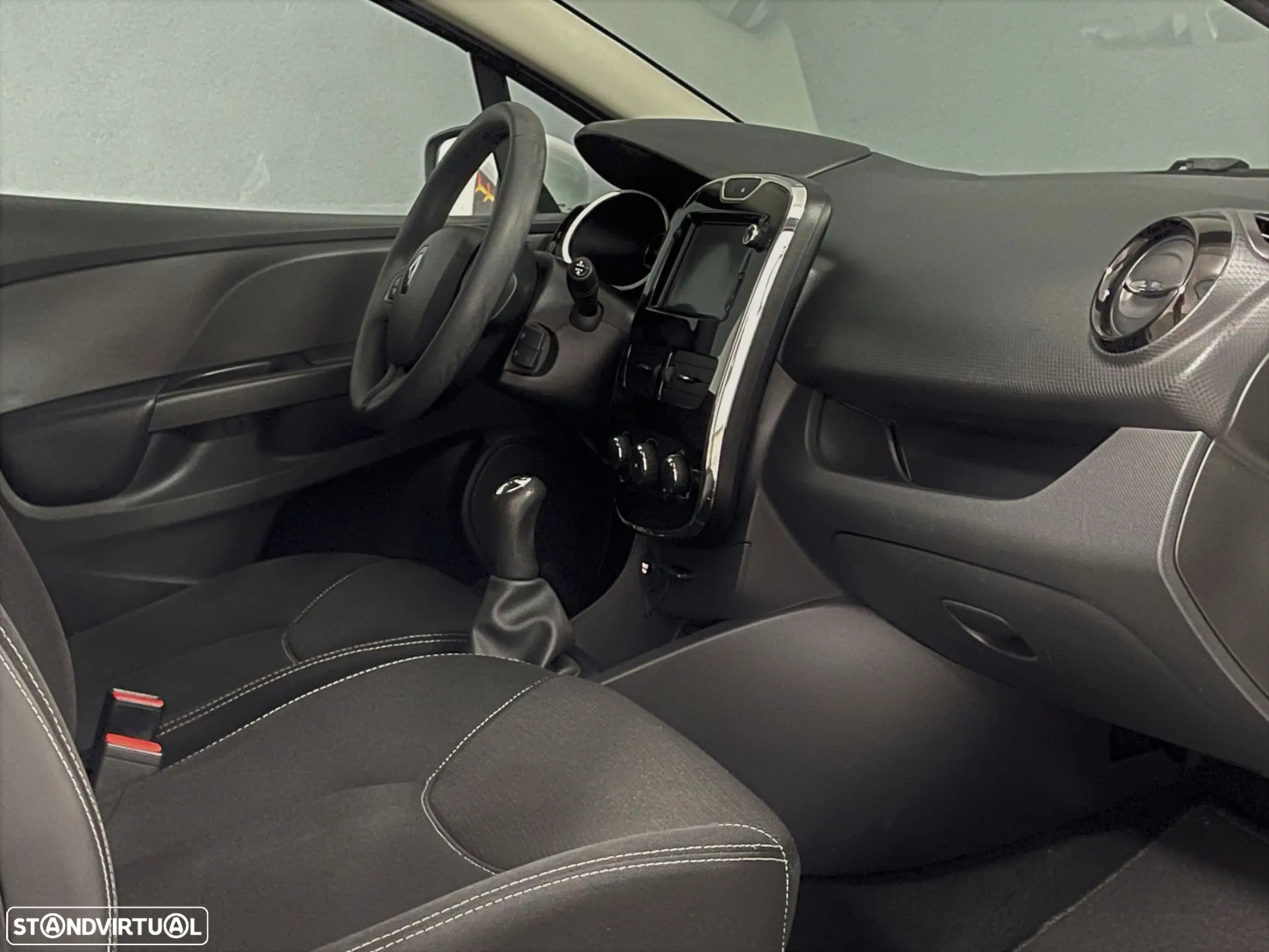 Renault Clio Sport Tourer 0.9 TCE Dynamique S - 18
