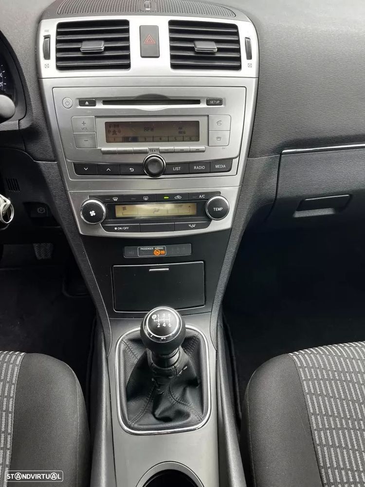 Toyota Avensis SW 2.0 D-4D Comfort - 9